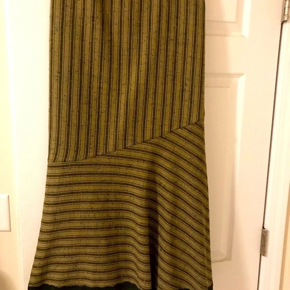 Fancy, Fish-tailed Flounce - Picture 1 of 7